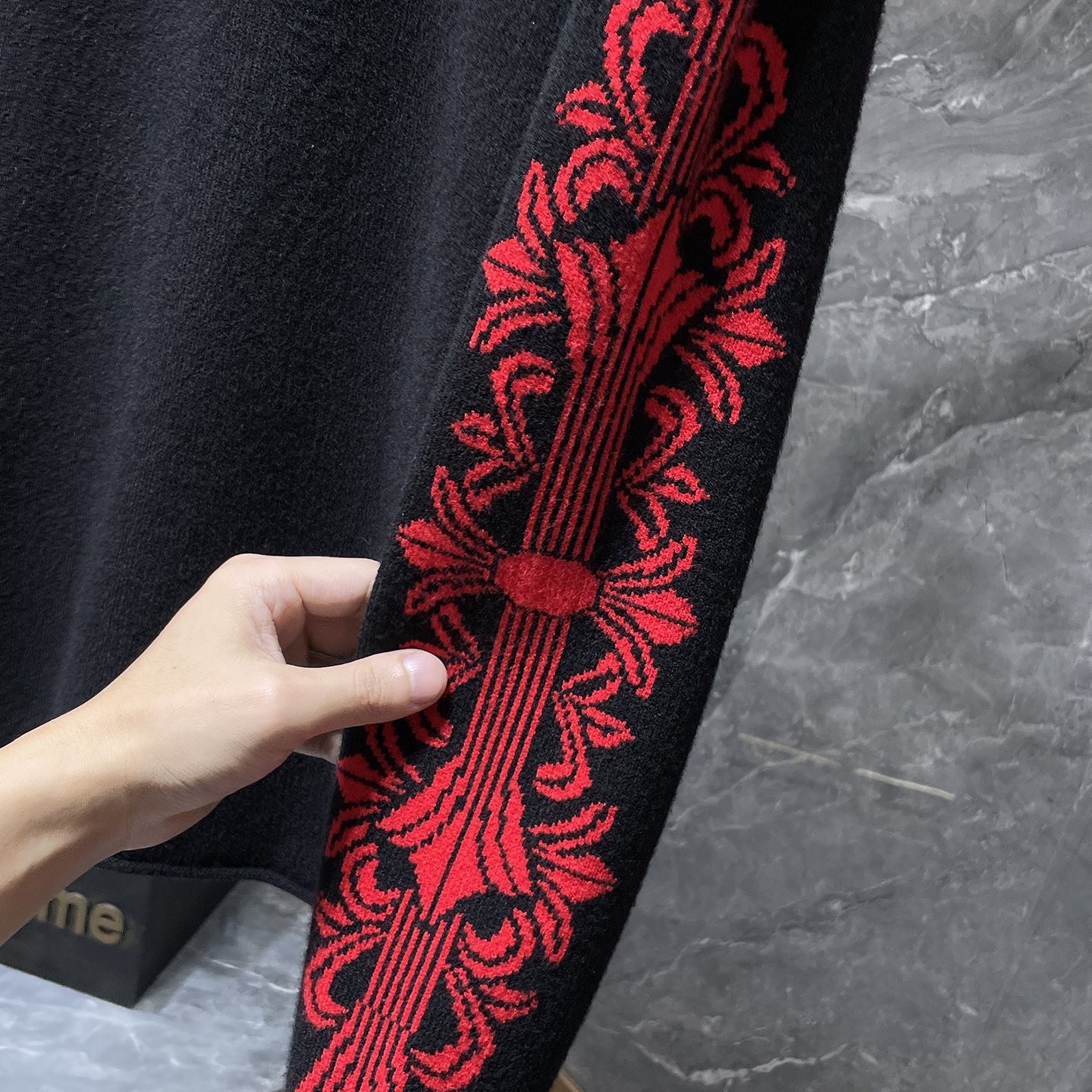 CHROME HEARTS クロムハーツ 秋冬 レッドクロス エナメルレザー刺繍 ニットセーター ブラック - Detail image 10